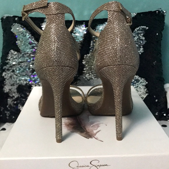 Heels - Picture 5 of 5